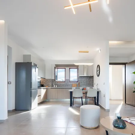 Riviera Vista Luxury Homes Apartment *