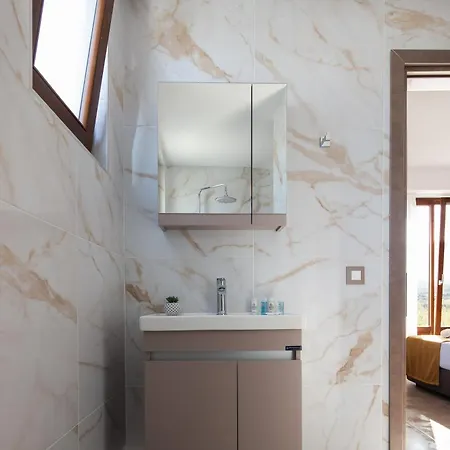 Riviera Vista Luxury Homes Apartment *